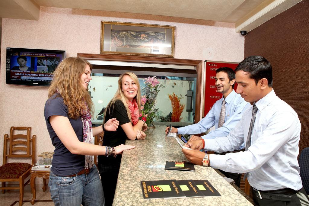Indira International Inn Ню Делхи Екстериор снимка