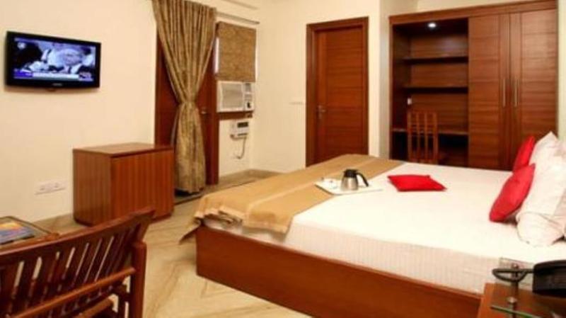 Indira International Inn Ню Делхи Екстериор снимка