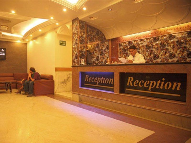 Indira International Inn Ню Делхи Екстериор снимка