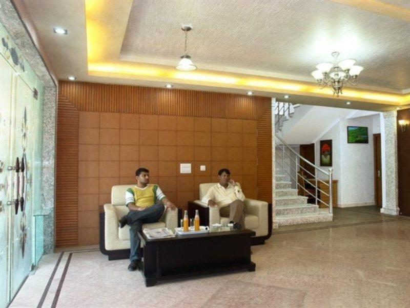 Indira International Inn Ню Делхи Екстериор снимка